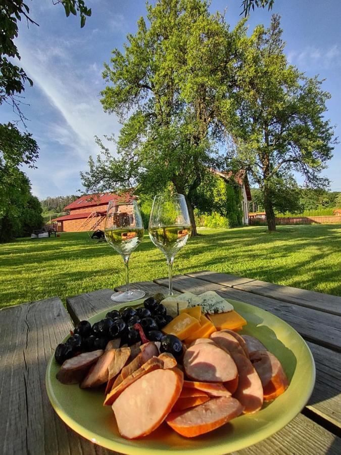 Pekloveske Apartmany V Ceskem Raji Železnice Exterior foto